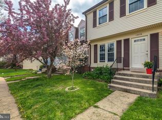 14476 Black Horse Ct, Centreville, VA 20120