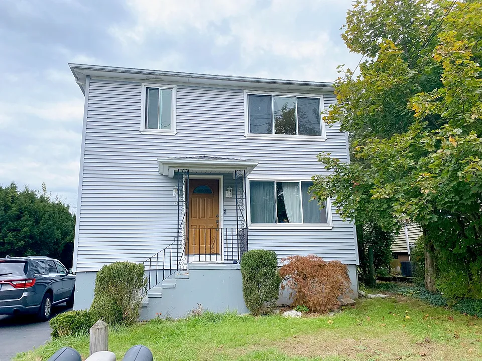 31 Manila Ave #2