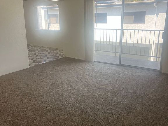 2nd image of 1103 Magnolia Ave #4