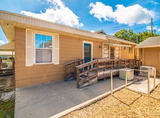 305 N Saint Clair Abrams Ave, Tavares, FL 32778