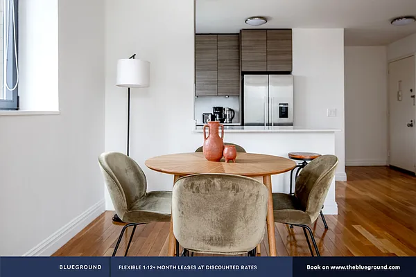 Rented by The Blueground | media 8