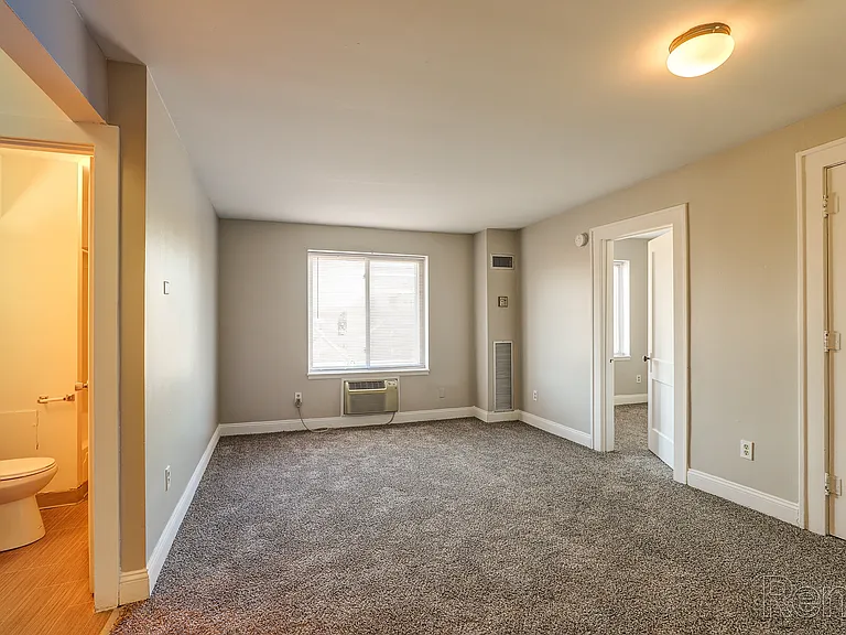 Capital Manor Apartments — Photo 15
