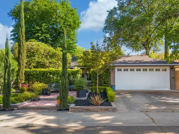 2712 Adrian Dr, Davis, CA 95618