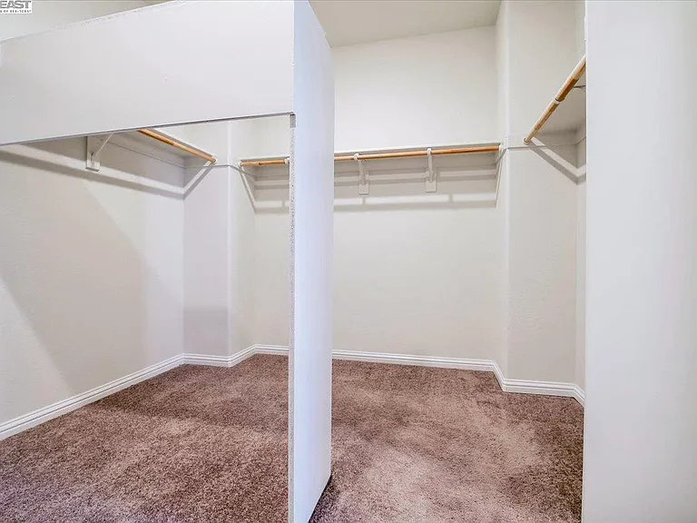 977 Princess Way — Photo 17