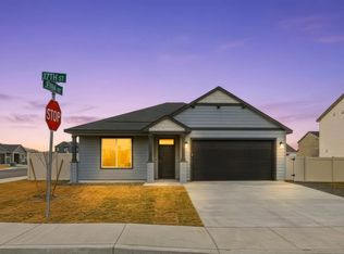 1201 17th St, Benton City, WA 99320