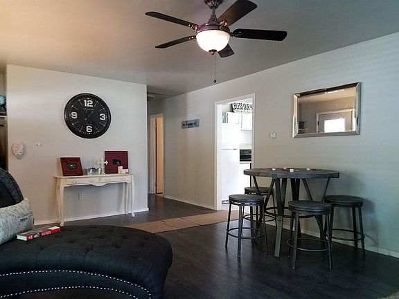 5th image of 315 W Main St