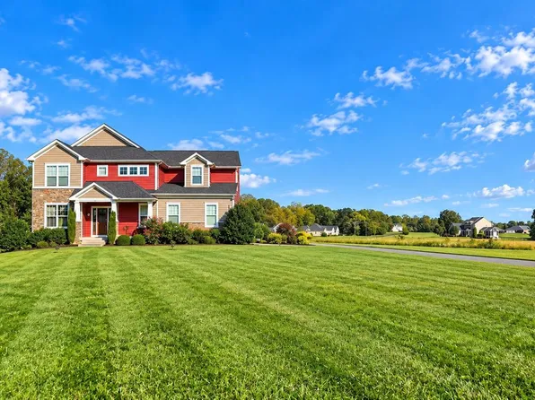 5 River Bend Dr, Fredericksburg, VA 22405