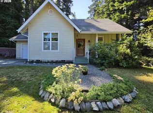 225 18th St, Port Orford, OR 97465