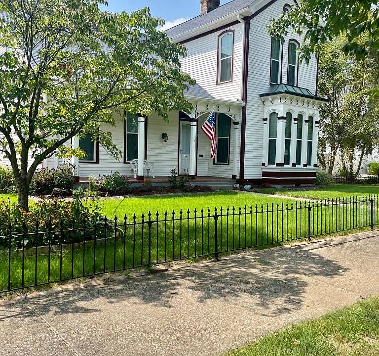 311 3rd St, Carmi, IL 62821 MLS 11201140 Zillow