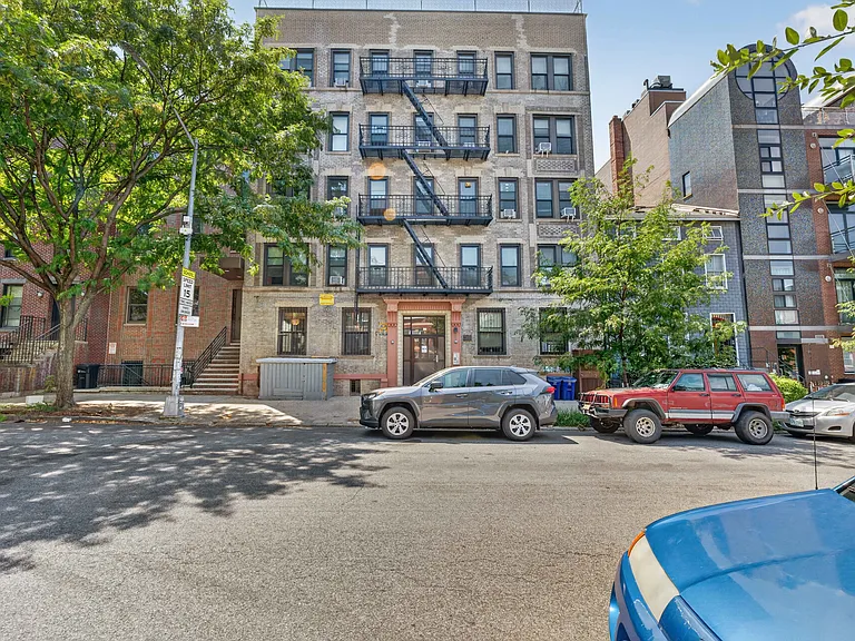 88 Adelphi St #6 — Photo 8