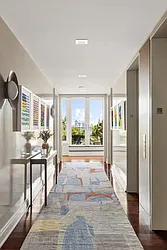 Entry / hallway thumbnail