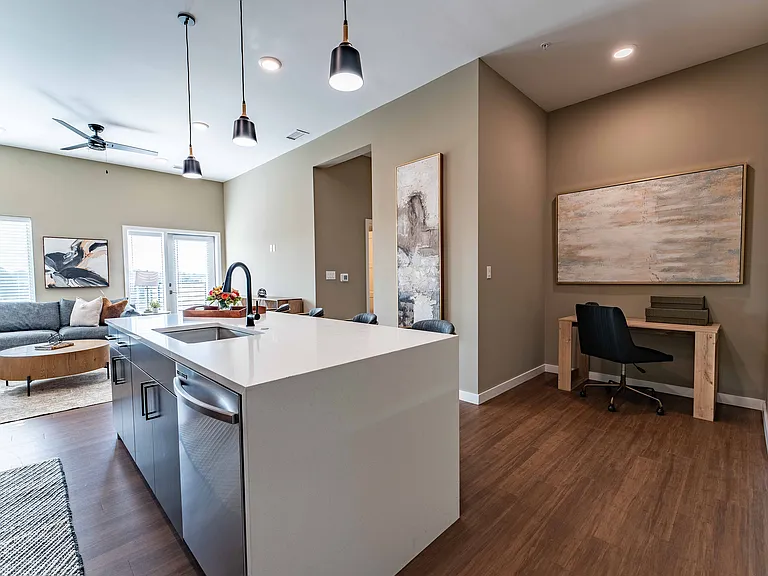 1364 E Battlefield Rd — Photo 142
