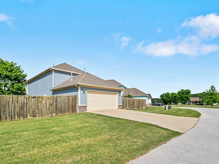 4263 W Marlowe Ln — Photo 22