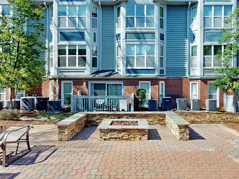 521 N Graham St #3E — Photo 27