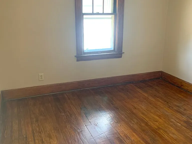 1237 Lynn St — Photo 10