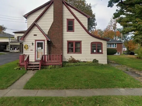 11 Barteau St, Endwell, NY 13760