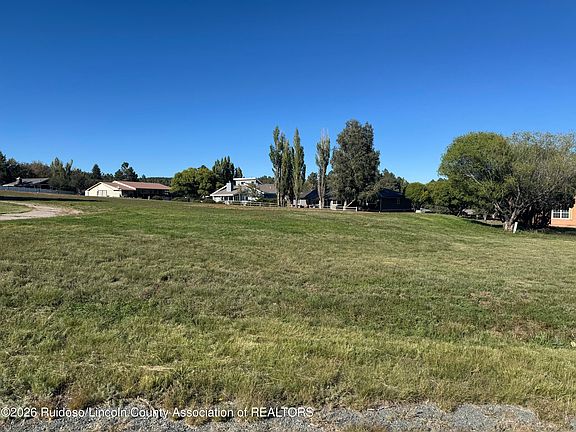 3rd image of 104 Sarah Ln