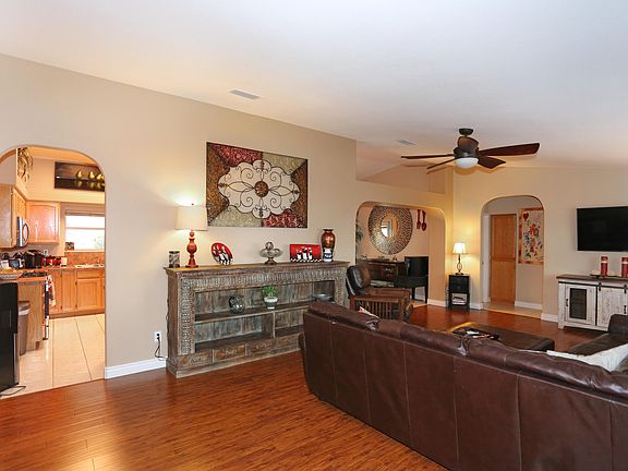 4th image of 2277 Buckingham Blvd