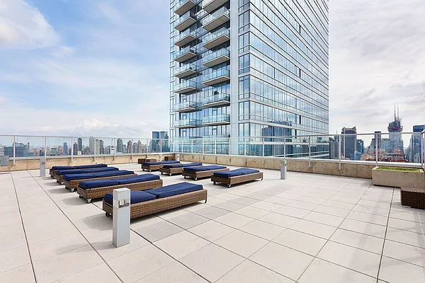 Rented by Compass | media 19