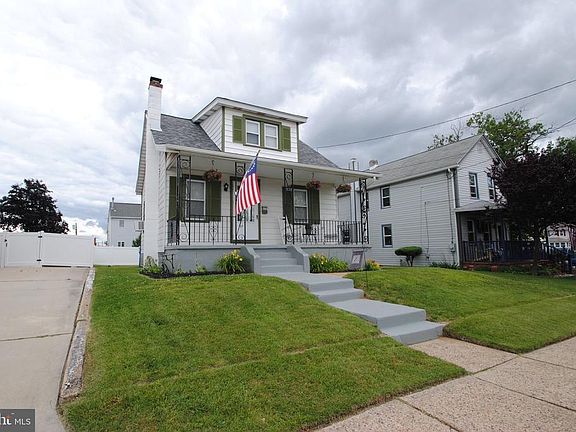 3rd image of 828 Shadeland Ave
