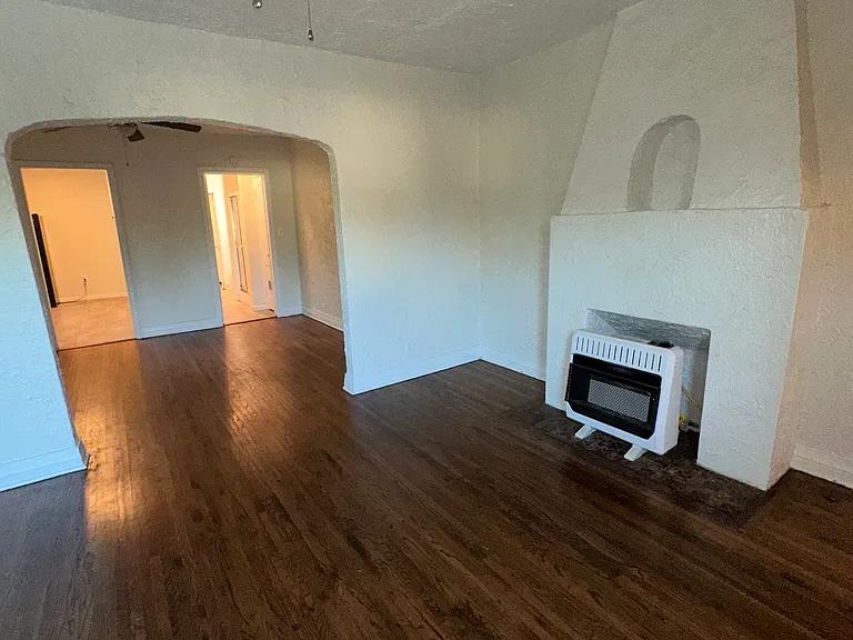 1716 S Saint Louis Ave — Photo 3