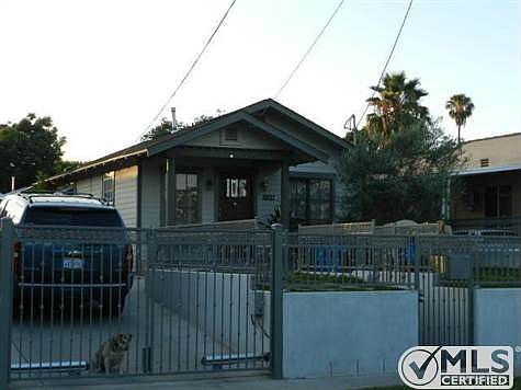 3rd image of 2821 Knox Ave