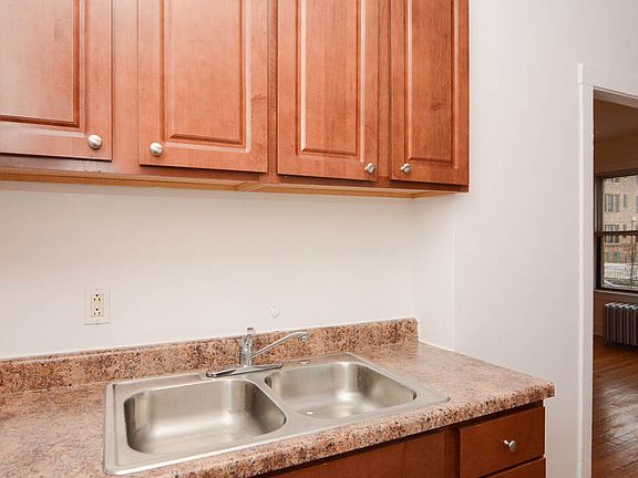 5th image of 2653 N Spaulding Ave #W2