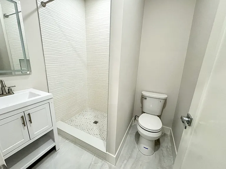 147 E Cottage St #3 — Photo 6
