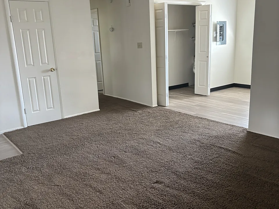 1286 Blaine Ave #1