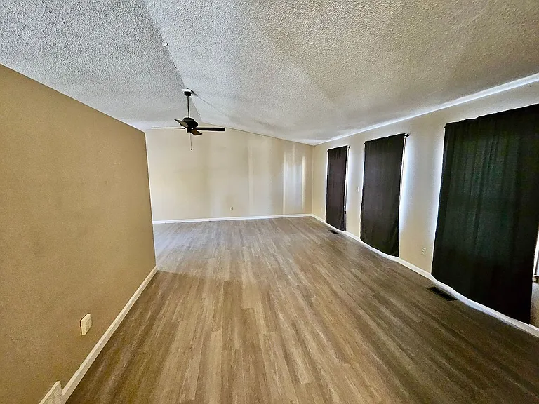 6373 Pulpit Rock Dr — Photo 2