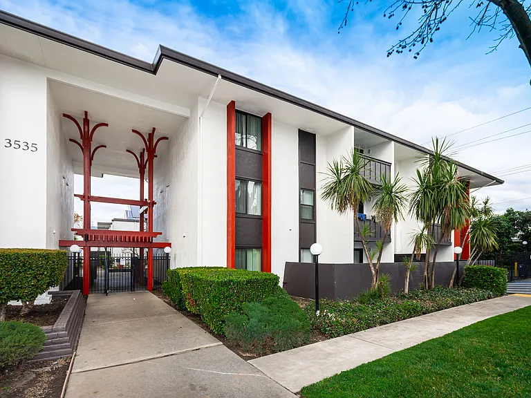 Sandpiper Apartments — Photo 7