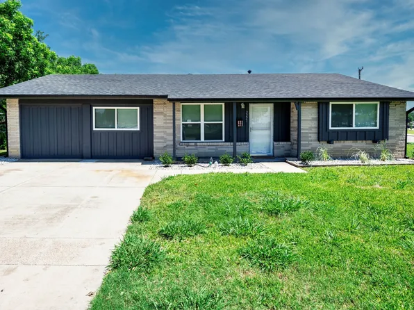 2221 Marilyn Ln, Arlington, TX 76010