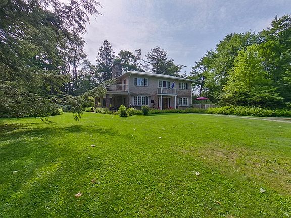 4th image of 862 Laporte Ave