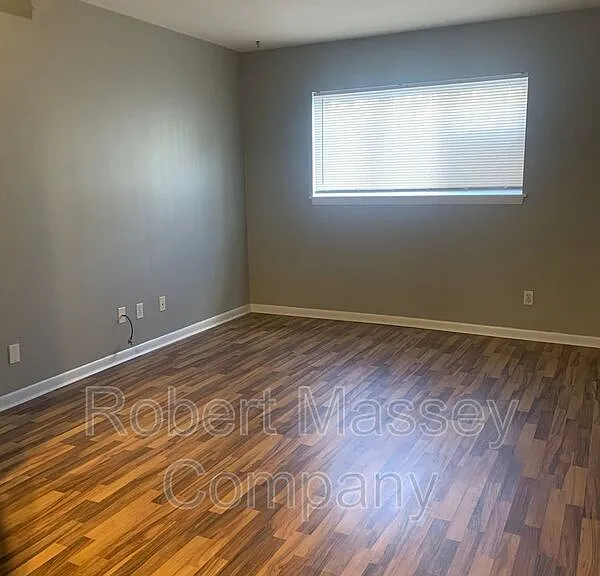 1829 Edenside Ave #1 — Photo 2