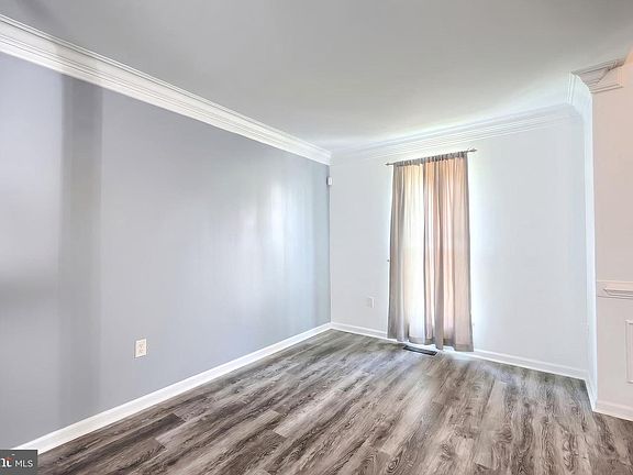 5th image of 14 Barberry Ct