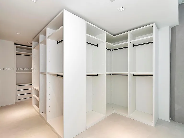 1000 Biscayne Blvd #2002 — Photo 35