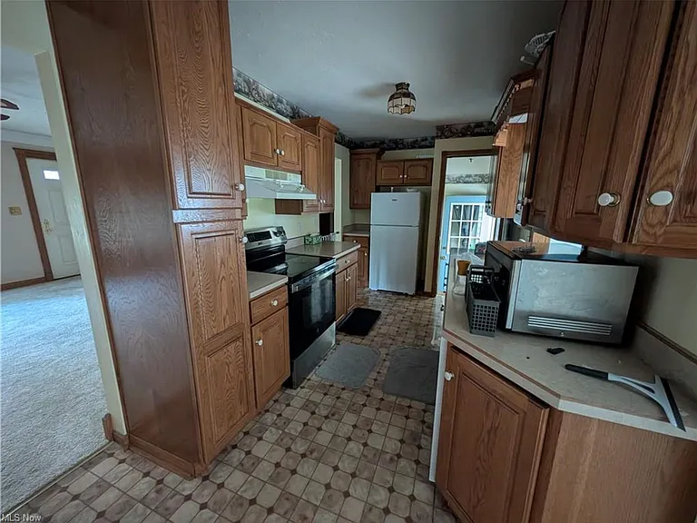 2543 Burlingham Dr — Photo 3