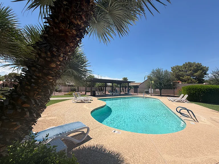 3413 N Sunridge Ln — Photo 5
