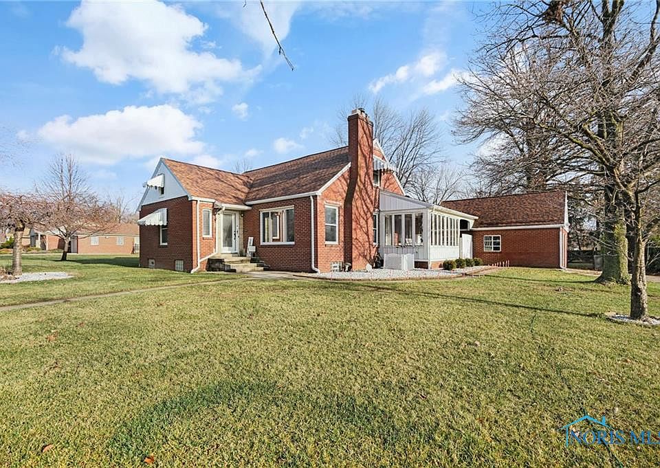 1st image of 391 Perry Dr