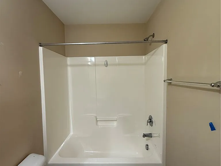726 Century Dr — Photo 28