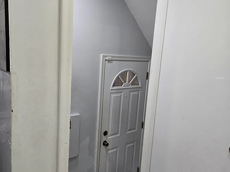 Midland Ave — Photo 26