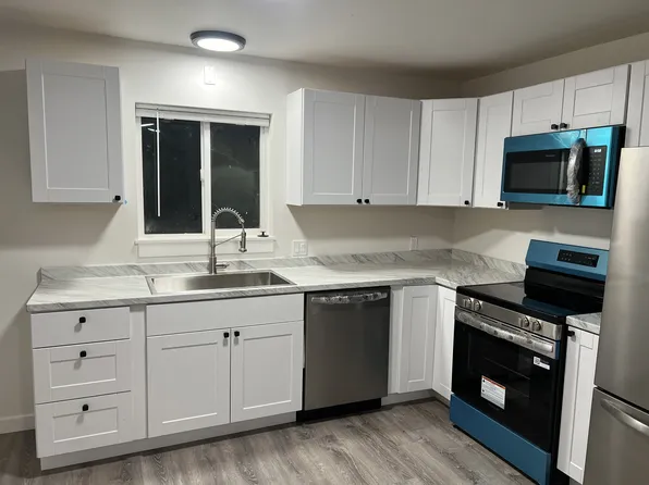 34231 Riverside Dr, Albany, OR 97321