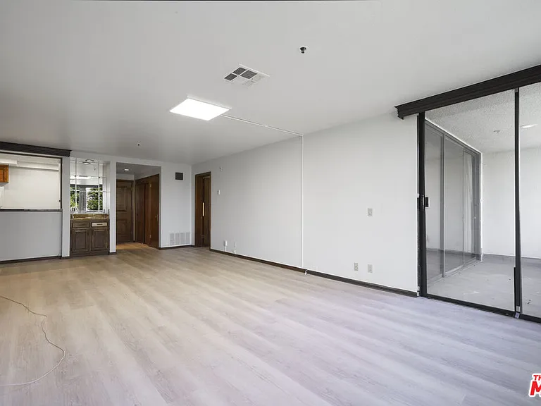 880 W 1st St #306 — Photo 11
