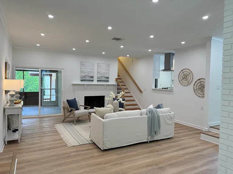 12546 Louis St — Photo 1