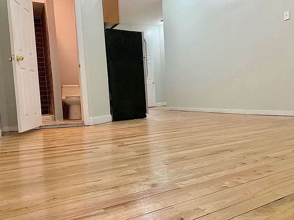 3rd image of 1079 Rogers Ave #1