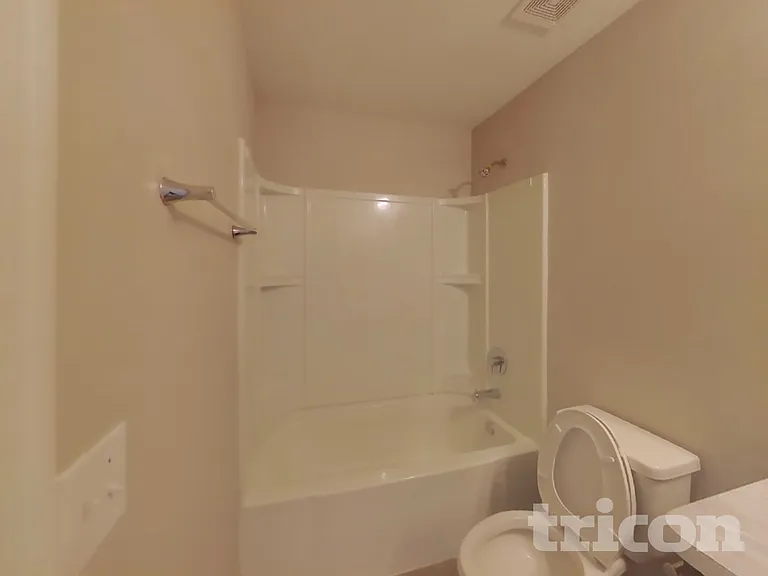 6046 Eagle Pointe Dr — Photo 18