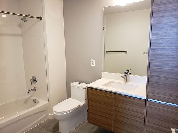3rd image of 2400 Biscayne Blvd #304