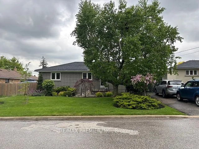 4 Weldon Ct — Photo 1