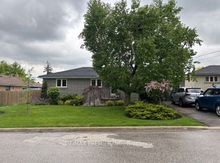 4 Weldon Ct, Toronto, ON M6L1V5