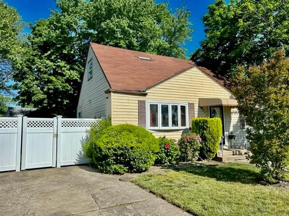 932 Ditmas Avenue, Uniondale, NY 11553